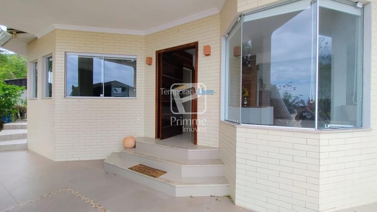 Casa para alquiler de vacaciones em Balneário Camboriú (Praia das Taquaras)