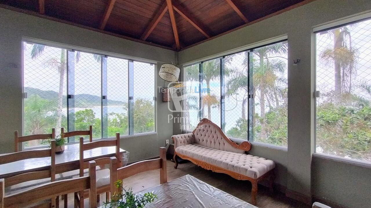 Casa para alquiler de vacaciones em Balneário Camboriú (Praia das Taquaras)