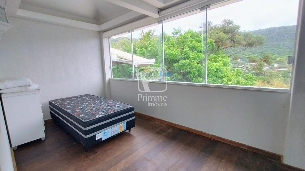 Casa para alquiler de vacaciones em Balneário Camboriú (Praia das Taquaras)