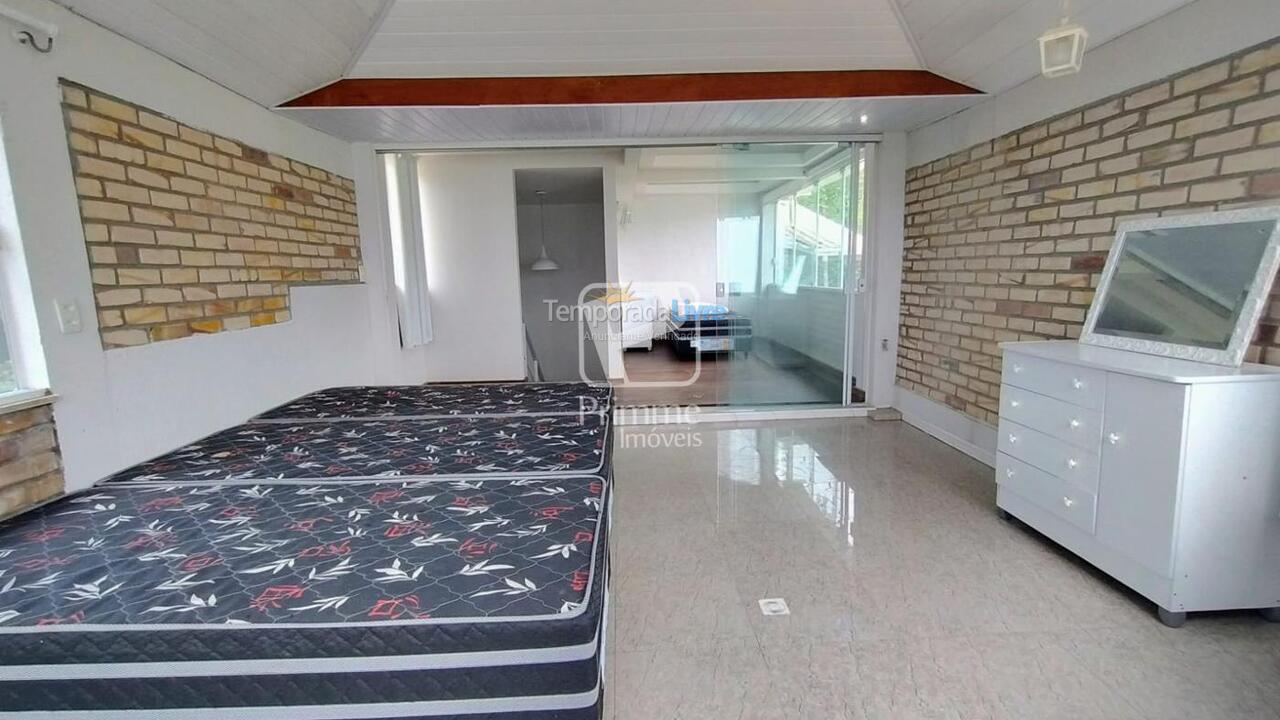 Casa para alquiler de vacaciones em Balneário Camboriú (Praia das Taquaras)