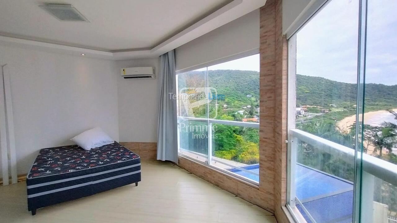 Casa para alquiler de vacaciones em Balneário Camboriú (Praia das Taquaras)