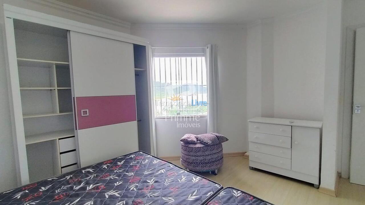 Casa para alquiler de vacaciones em Balneário Camboriú (Praia das Taquaras)
