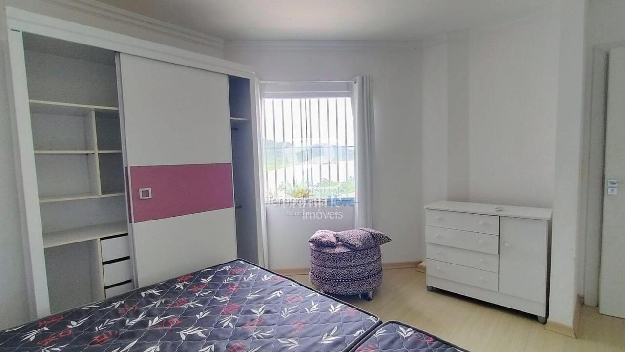 Casa para alquiler de vacaciones em Balneário Camboriú (Praia das Taquaras)
