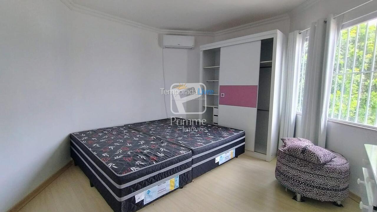 Casa para alquiler de vacaciones em Balneário Camboriú (Praia das Taquaras)