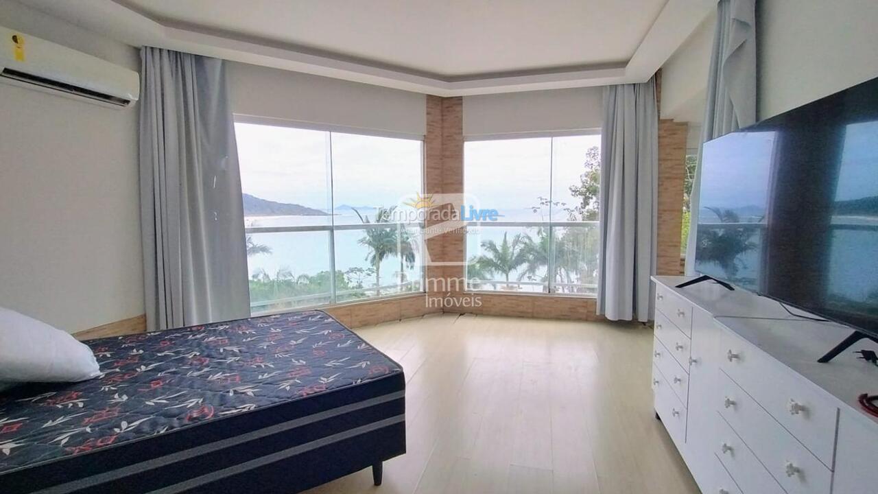 Casa para alquiler de vacaciones em Balneário Camboriú (Praia das Taquaras)