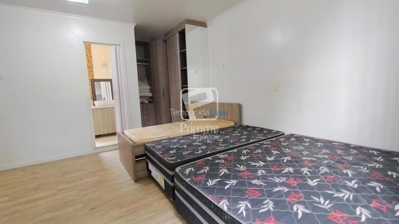 Casa para alquiler de vacaciones em Balneário Camboriú (Praia das Taquaras)