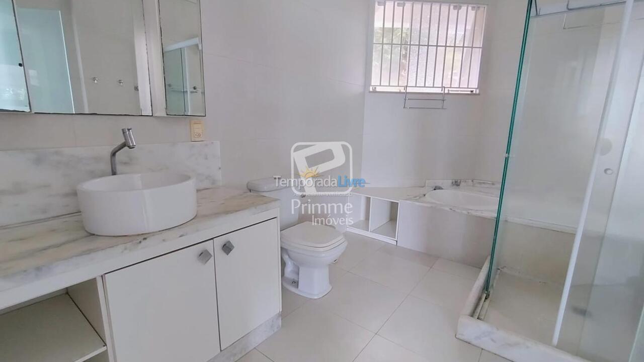 Casa para alquiler de vacaciones em Balneário Camboriú (Praia das Taquaras)