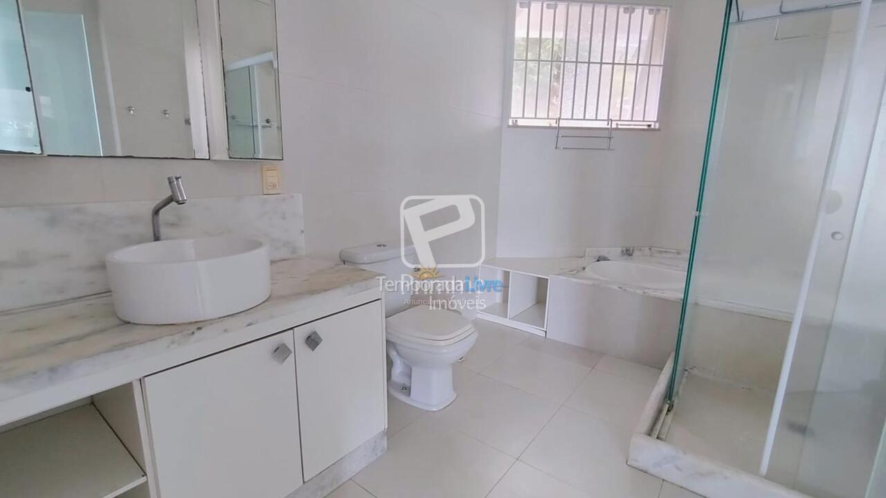 Casa para alquiler de vacaciones em Balneário Camboriú (Praia das Taquaras)