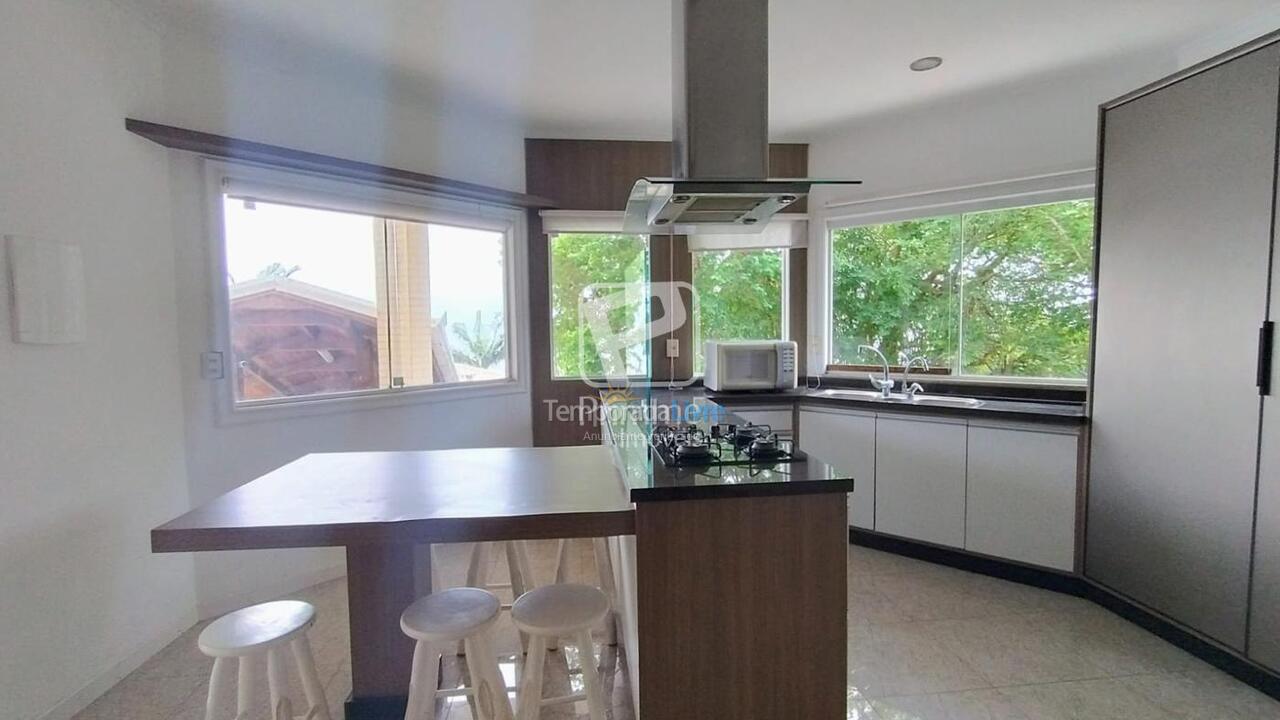 Casa para alquiler de vacaciones em Balneário Camboriú (Praia das Taquaras)