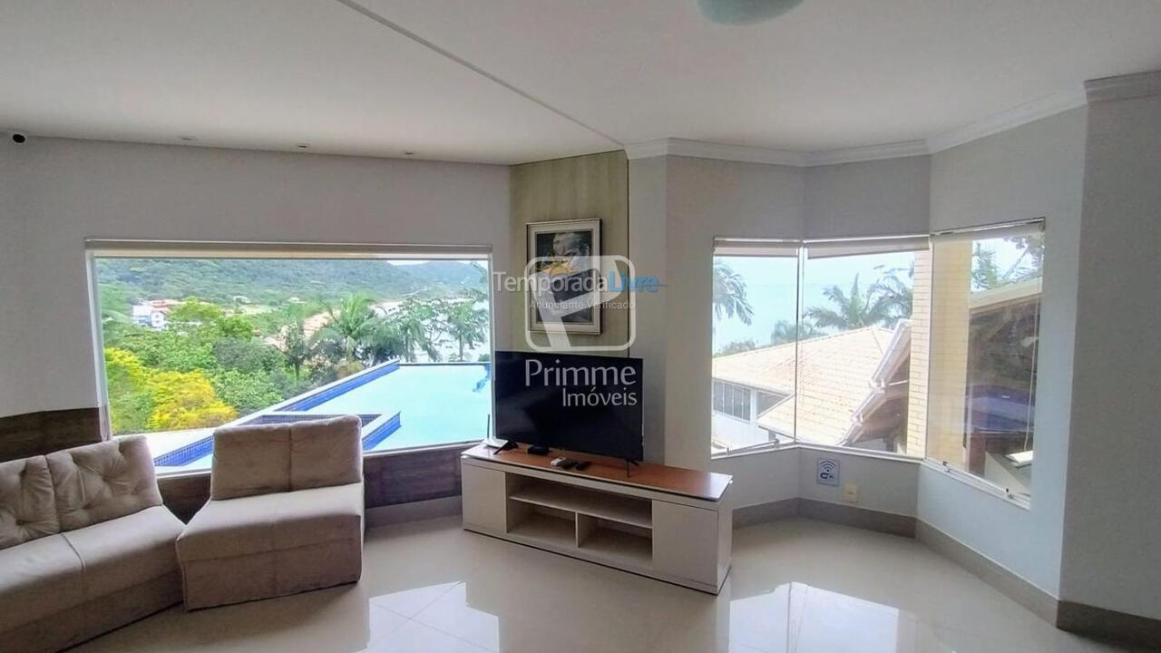 Casa para alquiler de vacaciones em Balneário Camboriú (Praia das Taquaras)