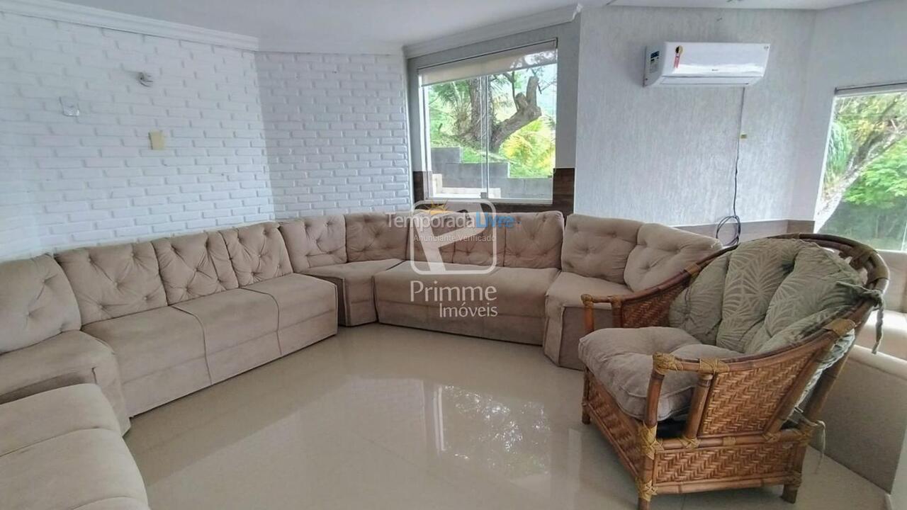 Casa para alquiler de vacaciones em Balneário Camboriú (Praia das Taquaras)