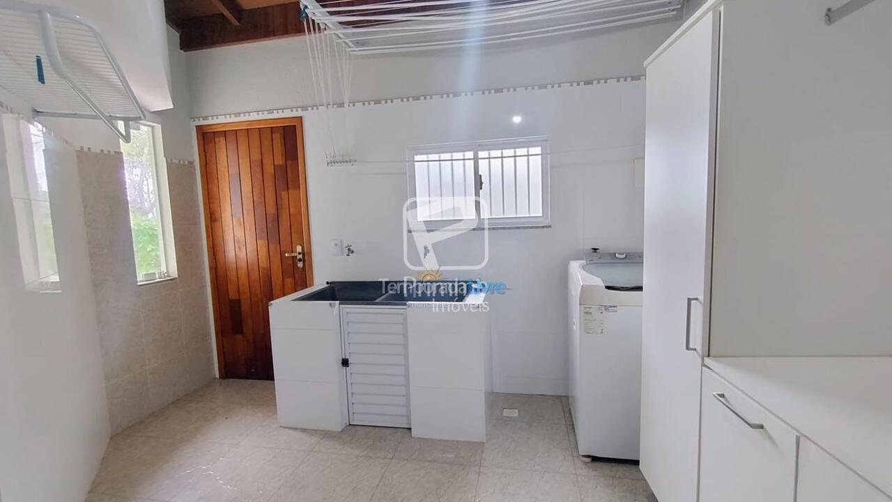 Casa para alquiler de vacaciones em Balneário Camboriú (Praia das Taquaras)