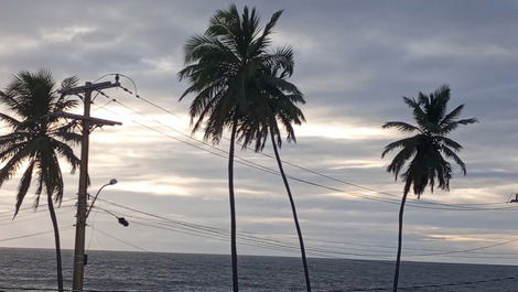 Casa em frente a praia de Jauá - litoral norte Bahia