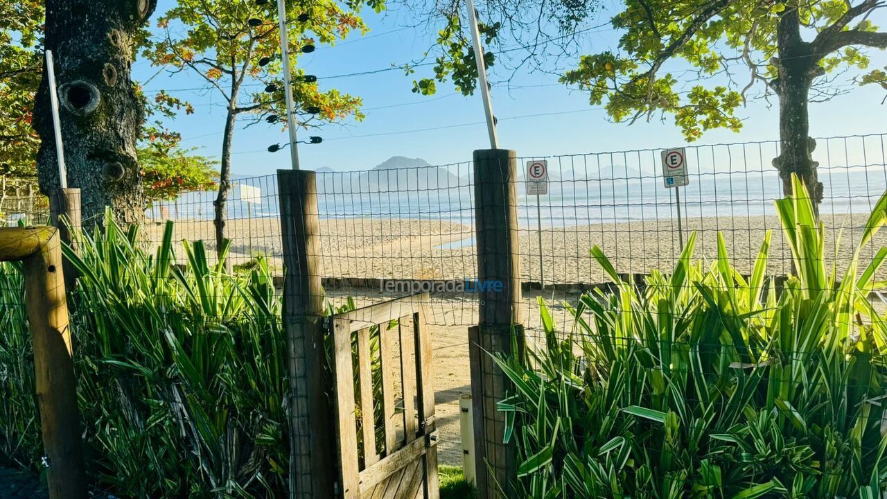 Casa para aluguel de temporada em Ubatuba (Praia das Toninhas)