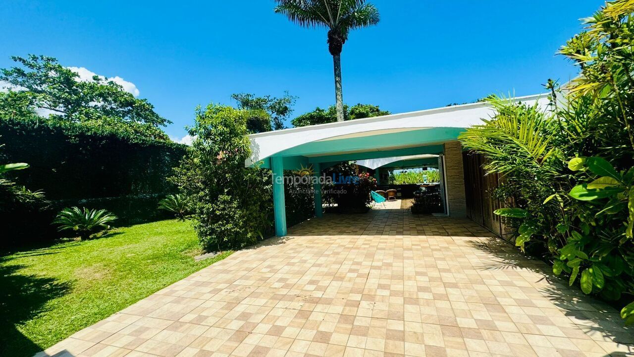 Casa para aluguel de temporada em Ubatuba (Praia das Toninhas)