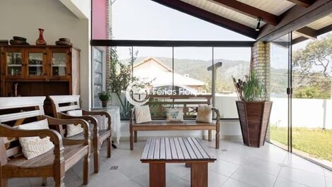 Hermosa Casa con Patio Trasero y Acceso al Mar - Ribeirão da Ilha