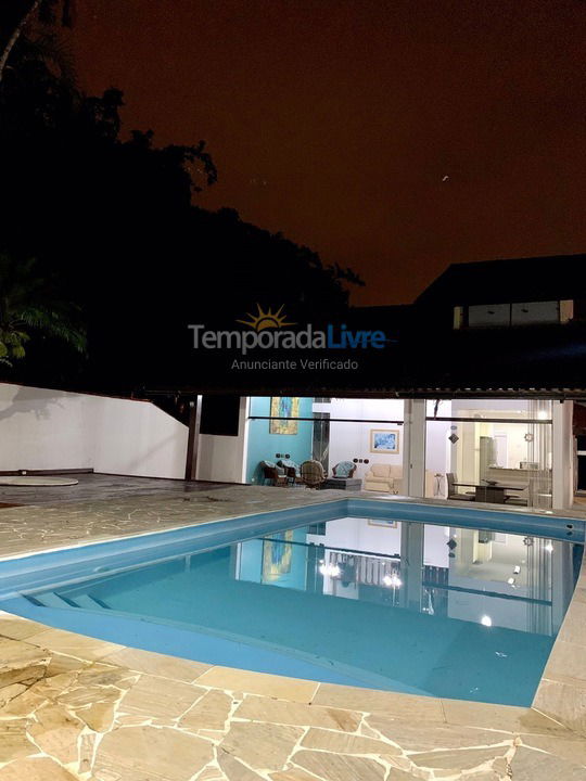 Casa para alquiler de vacaciones em Bertioga (Jardim São Lourenço)