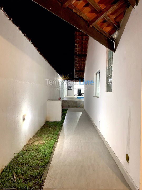 Casa para alquiler de vacaciones em Bertioga (Jardim São Lourenço)