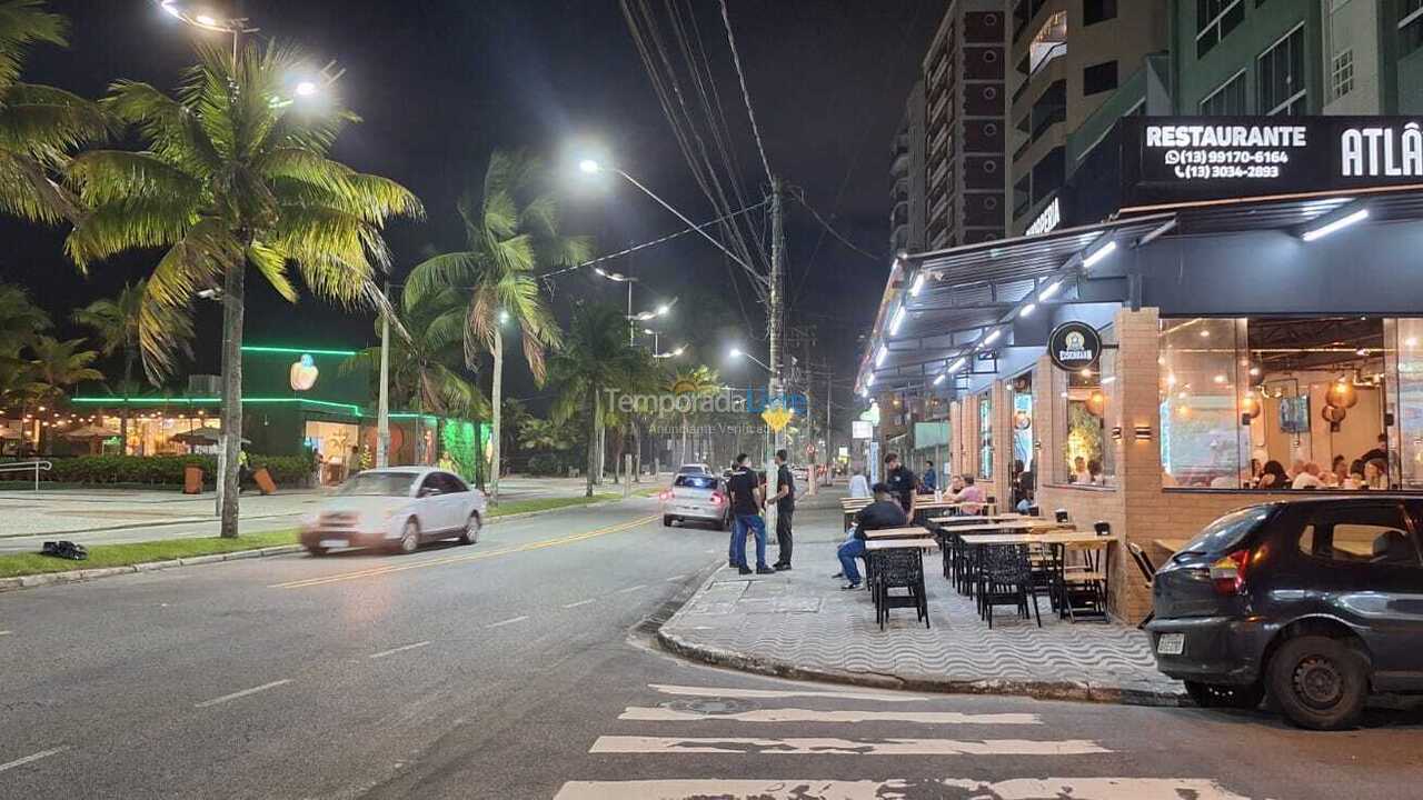 Apartamento para aluguel de temporada em Praia Grande (Vila Tupi)