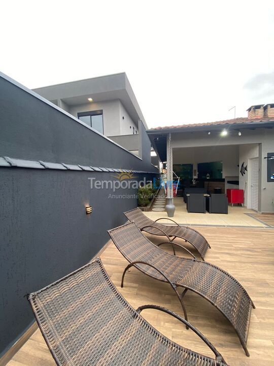 Casa para aluguel de temporada em Bertioga (Condominio Morada da Praia)