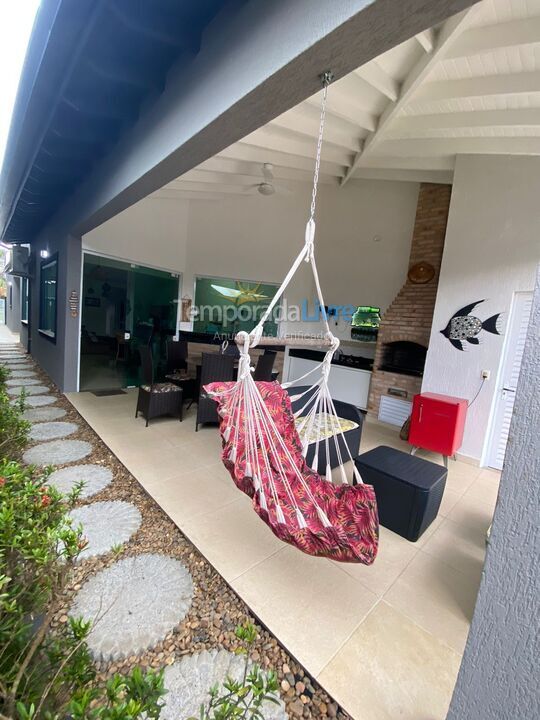 Casa para aluguel de temporada em Bertioga (Condominio Morada da Praia)