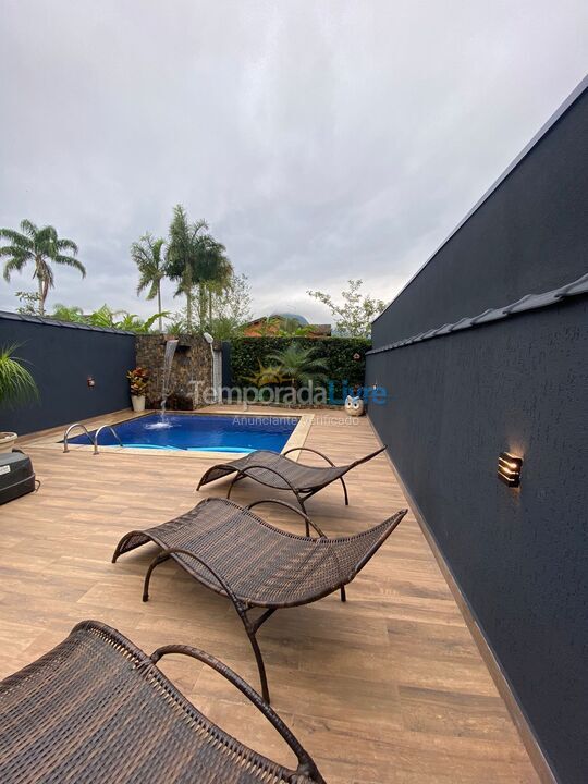 Casa para aluguel de temporada em Bertioga (Condominio Morada da Praia)