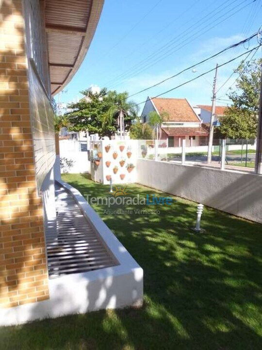 Apartamento para aluguel de temporada em Florianópolis (Cachoeira do Bom Jesus)