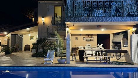 Juquei, 3 suites/13 people: swimming pool, sauna, heated jacuzzi, barbecue