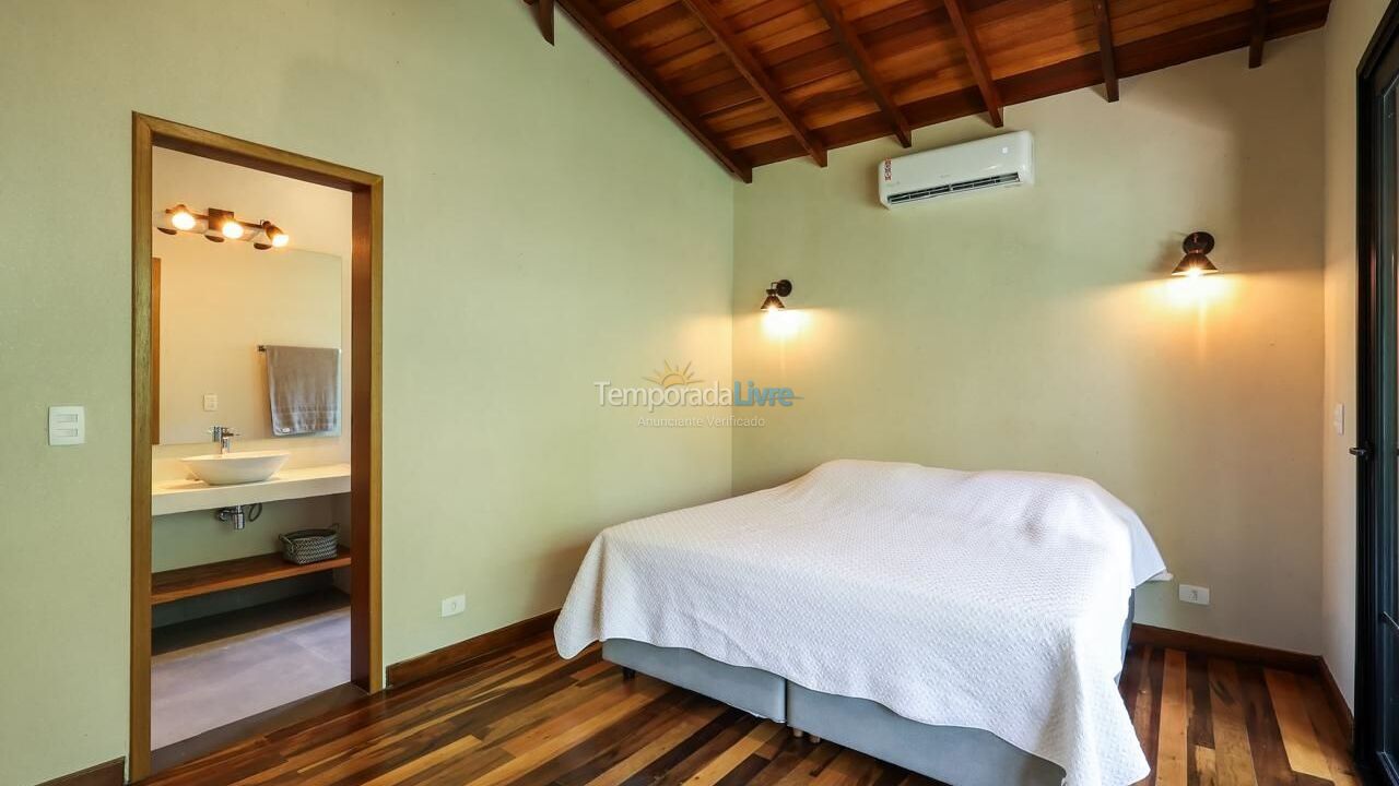 Casa para aluguel de temporada em São Sebastião (Sertão do Camburi)