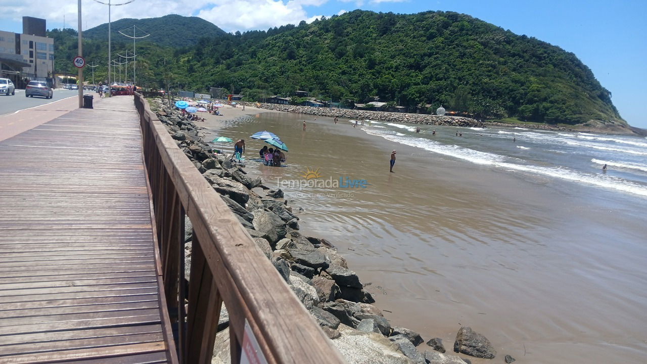 Casa para aluguel de temporada em Navegantes (Meia Praia)