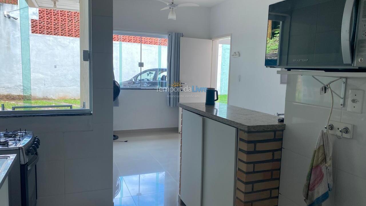 Apartamento para aluguel de temporada em Caraguatatuba (Massaguaçu)