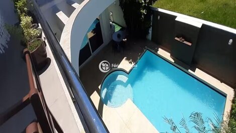 Linda Casa com Piscina no Campeche