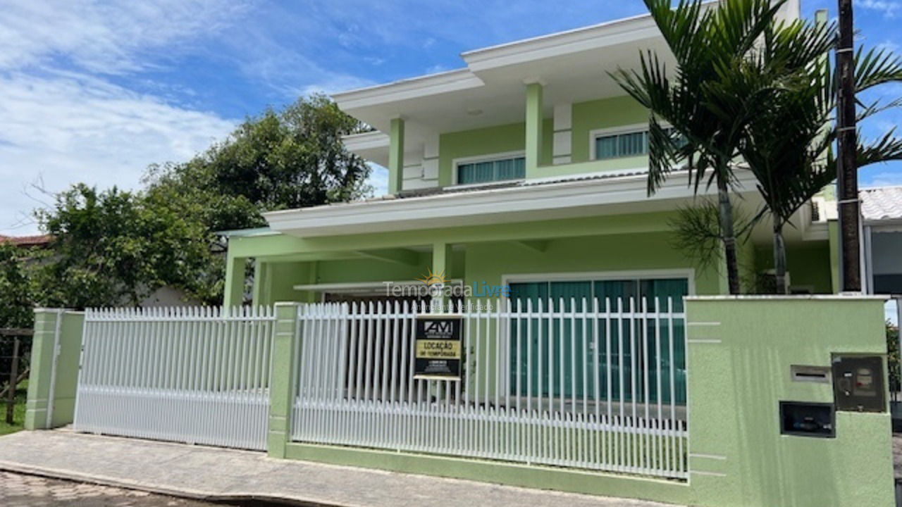 Casa para aluguel de temporada em São Francisco do Sul (Prainha)