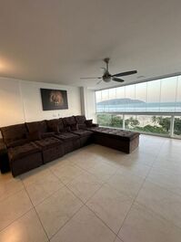 Apartment facing the sea, incredible view in the best neighborhood in Santos!