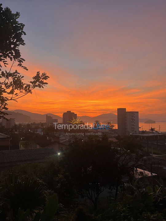 Casa para aluguel de temporada em Caraguatatuba (Massaguaçu)