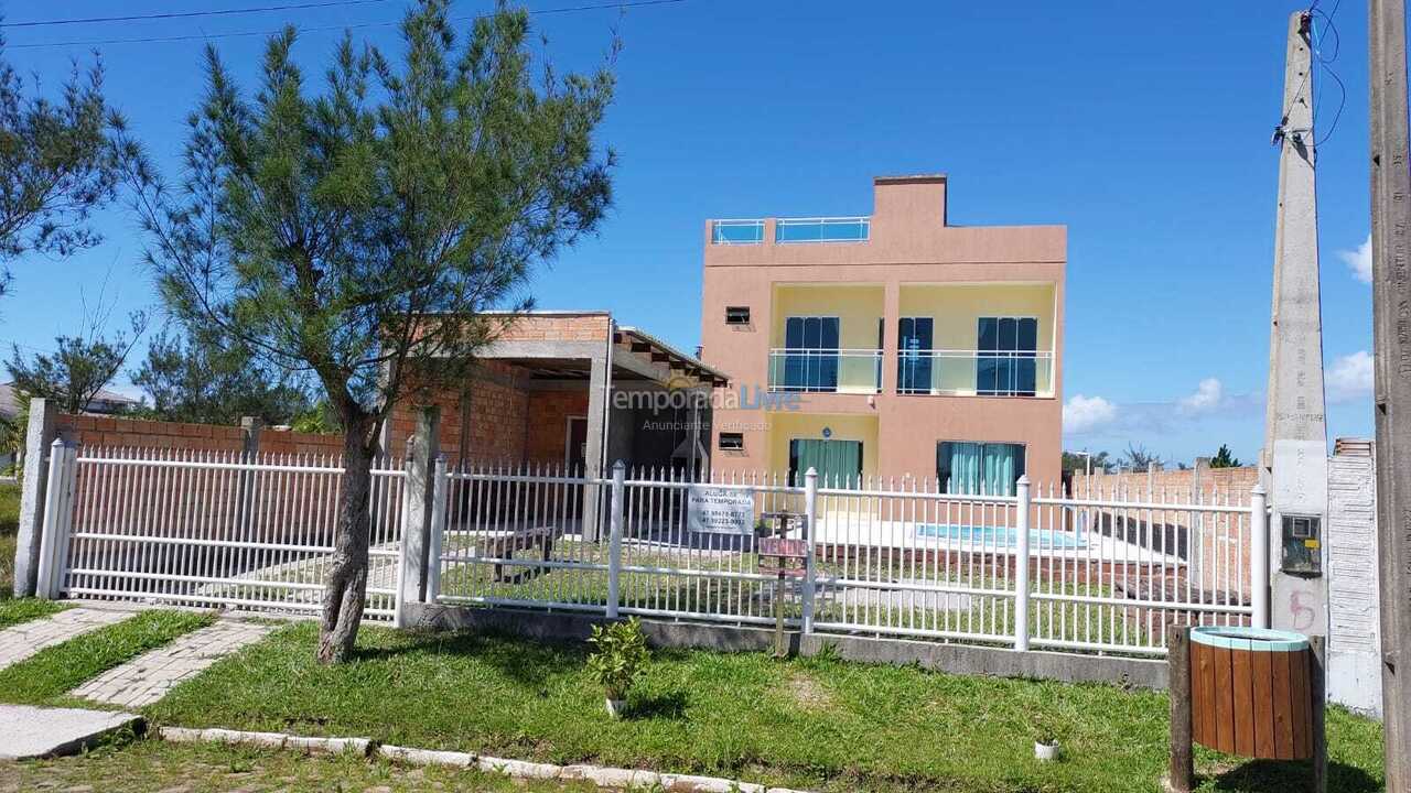 Casa para aluguel de temporada em Balneário Gaivota (Condominio Lagoa Cortada)