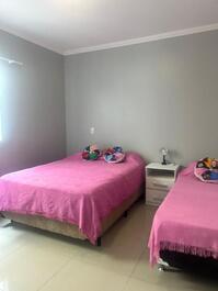 ¡Apartamento familiar completo a 1200 metros de la playa!