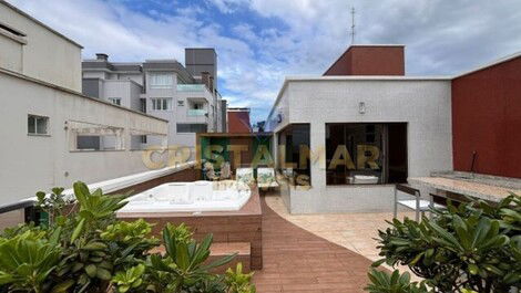 Penthouse with sea view Located 50 meters from the sea in 4 Islands