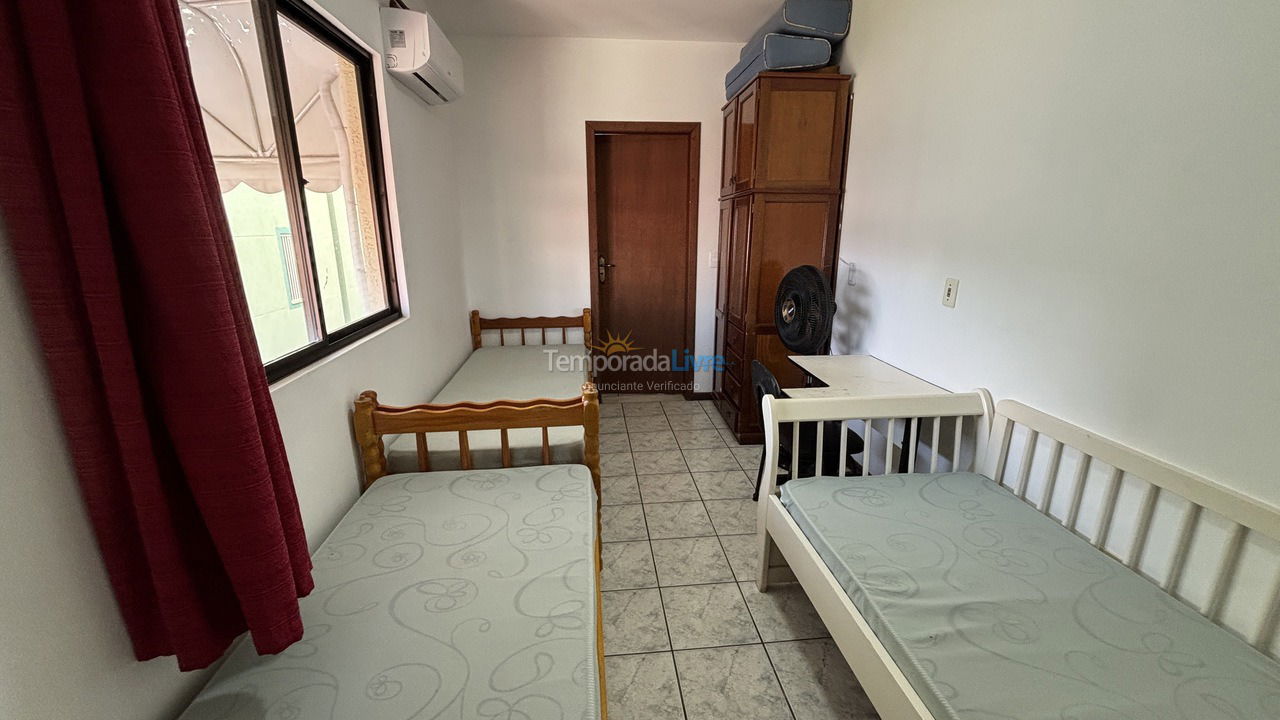 Apartamento para aluguel de temporada em Bombinhas (Praia de Bombas)