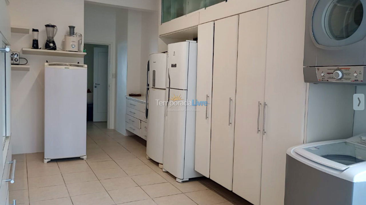 Apartment for vacation rental in Guarujá (Pitangueiras)