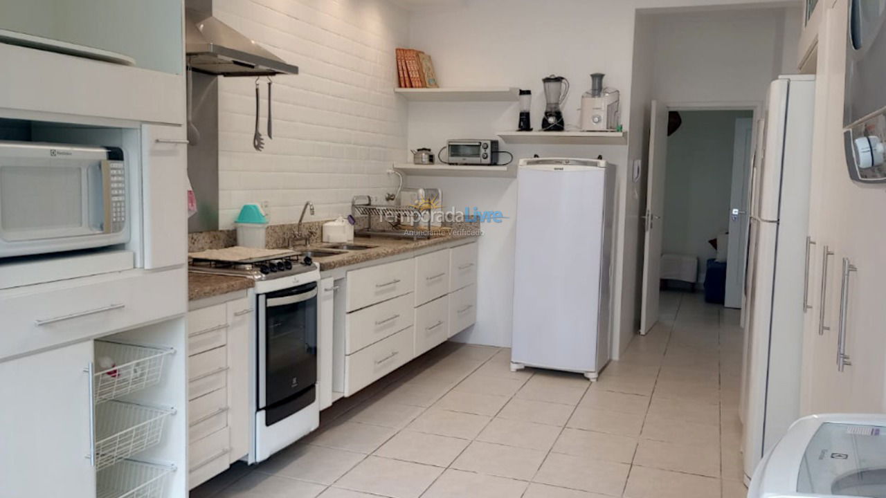 Apartment for vacation rental in Guarujá (Pitangueiras)