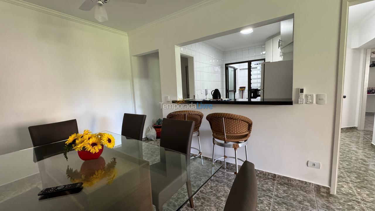 Apartamento para aluguel de temporada em Guarujá (Pitangueiras)