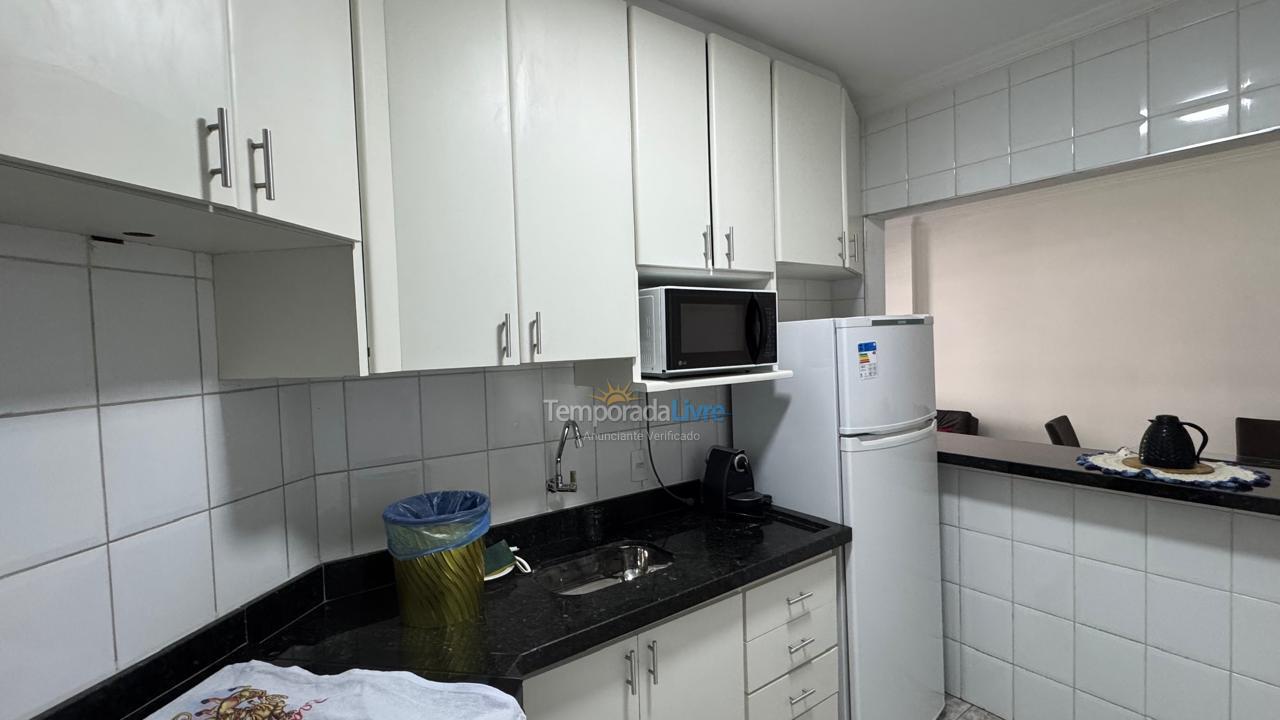 Apartamento para aluguel de temporada em Guarujá (Pitangueiras)