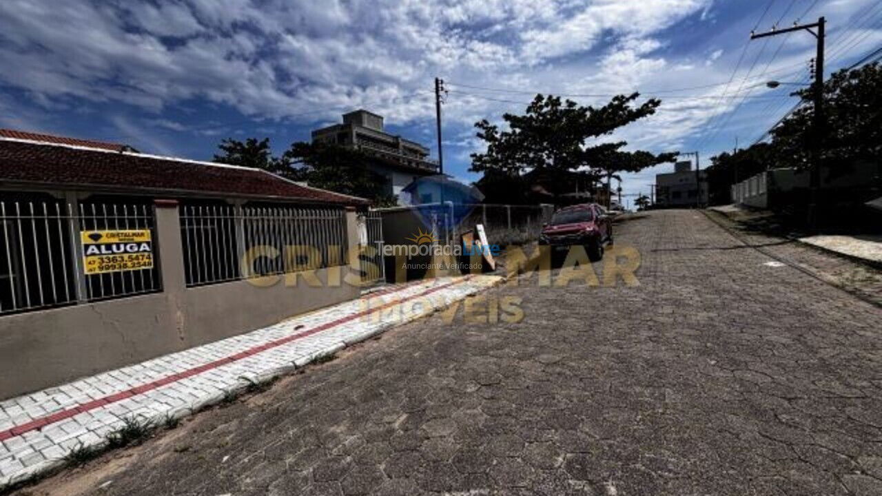 Casa para aluguel de temporada em Bombinhas (Canto Grande)