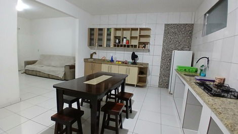 Sala de estar, copa, cozinha 