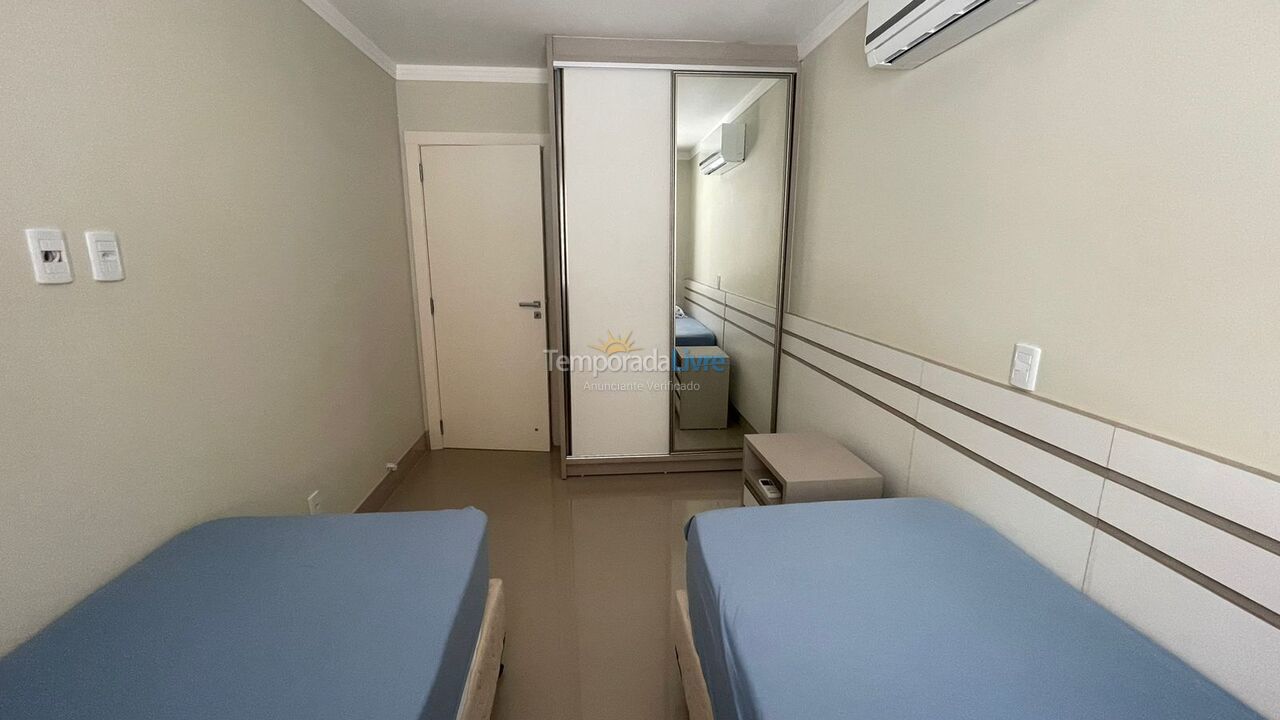 Apartamento para aluguel de temporada em Bombinhas (Praia de Quatro Ilhas)