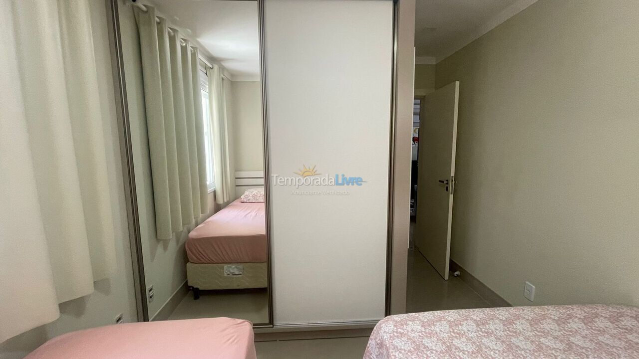 Apartamento para aluguel de temporada em Bombinhas (Praia de Quatro Ilhas)