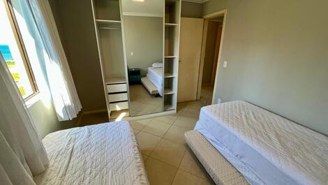 APARTAMENTO QUADRA MAR EM MEIA PRAIA