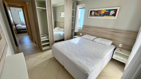 APARTAMENTO QUADRA MAR EM MEIA PRAIA