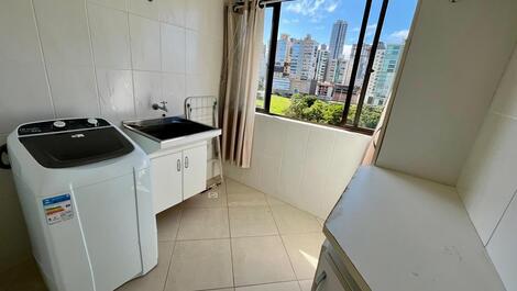 APARTAMENTO QUADRA MAR EM MEIA PRAIA